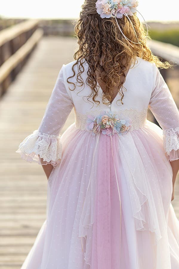 Vestidos y trajes de primera comunión