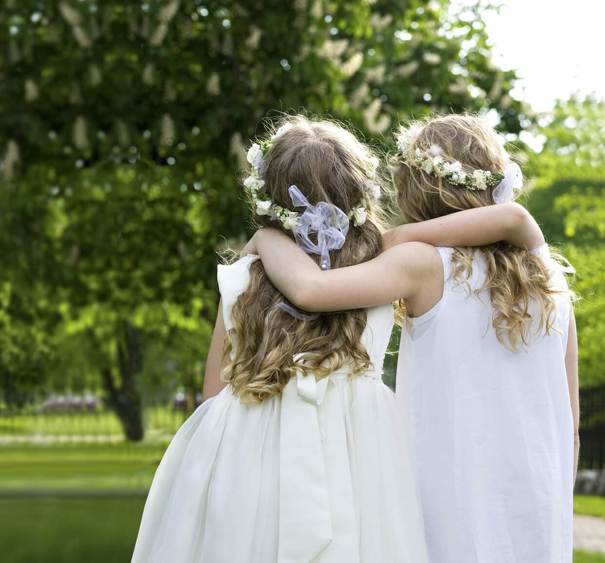 Vestidos y trajes de comunión